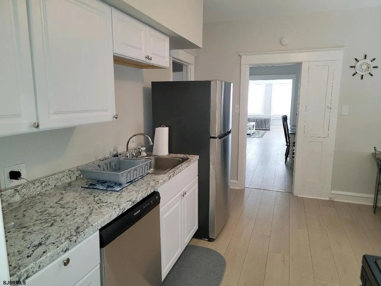 112 N Avolyn Ave - Photo 5 of 11