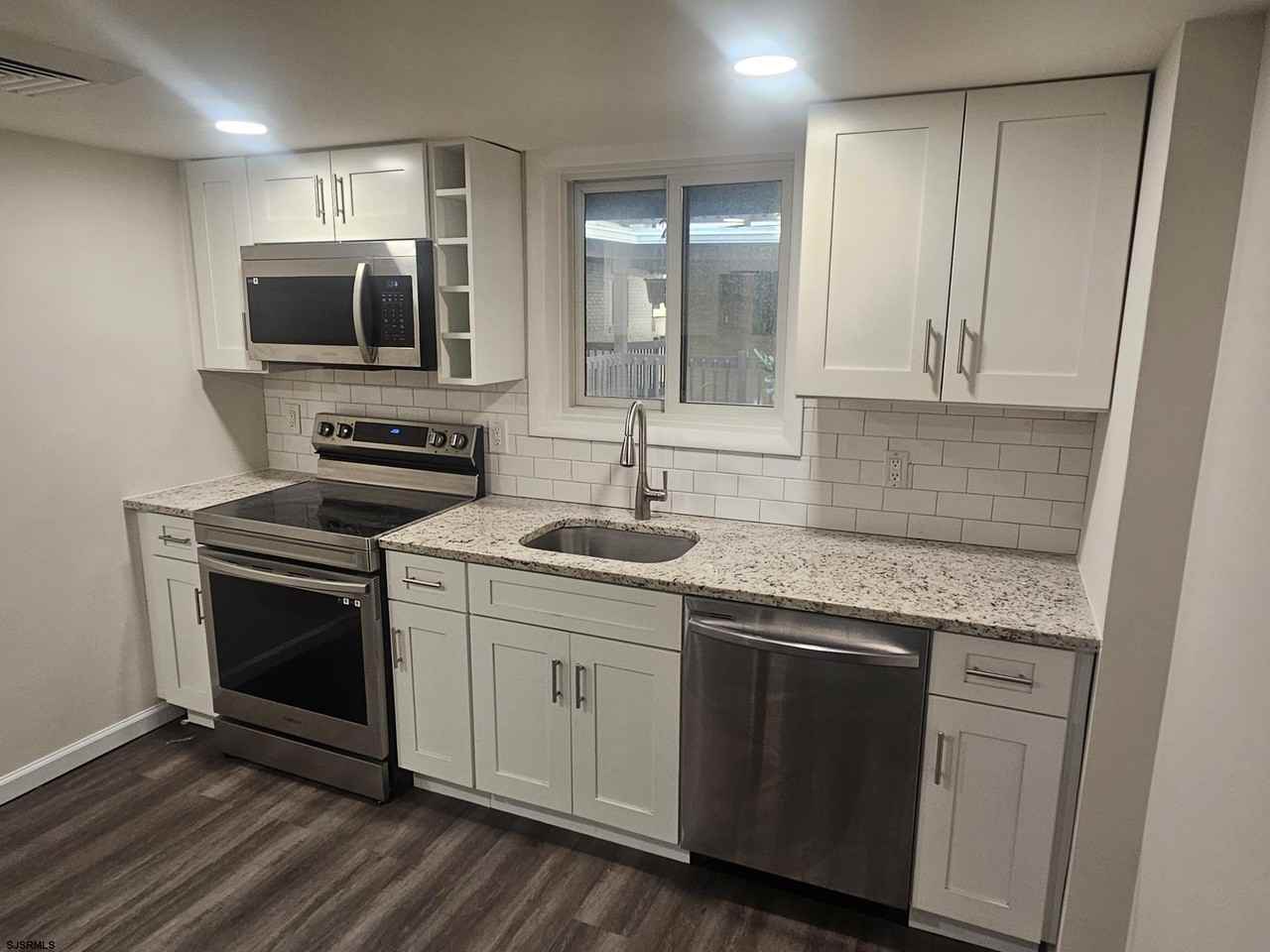 600 Pacific Ave #C207 - Photo 5 of 50