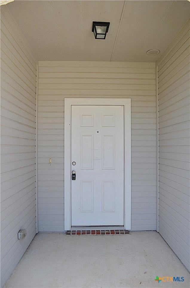 6702 Keechi Valley Dr - Photo 2 of 34