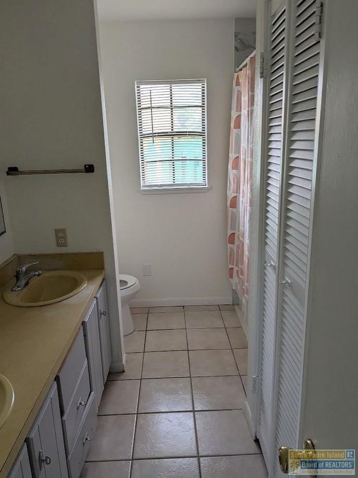 222 E Hickman Ave - Photo 5 of 12