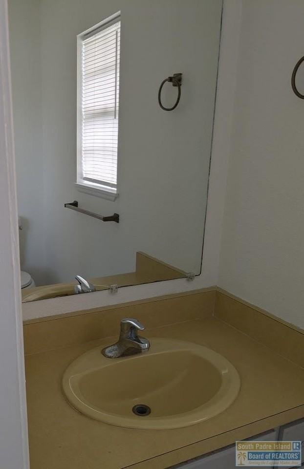 222 E Hickman Ave - Photo 7 of 12