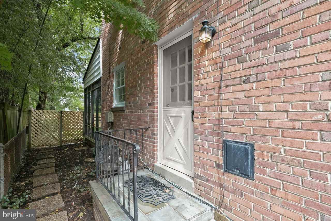 2925 Kanawha St Nw - Photo 3 of 39