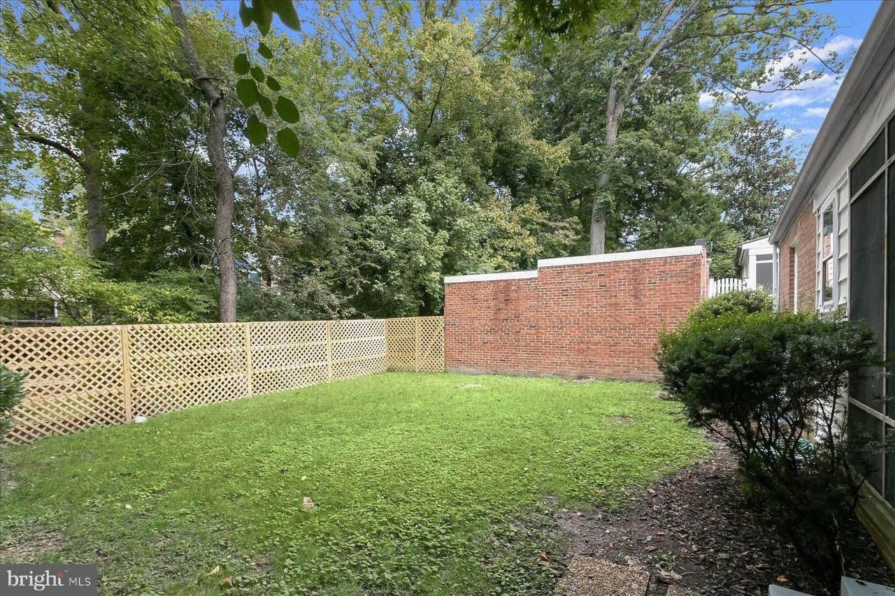2925 Kanawha St Nw - Photo 5 of 39