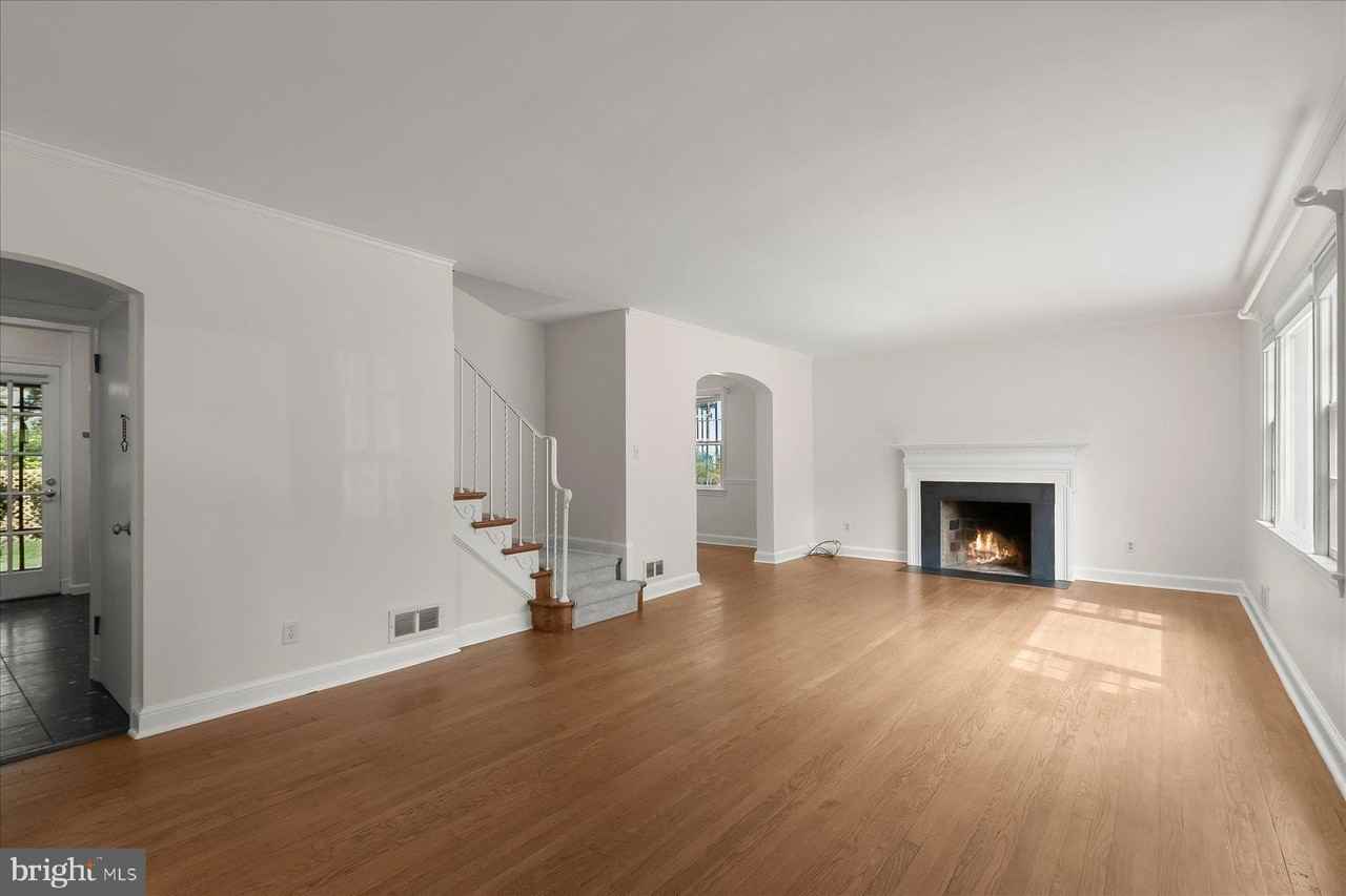 2925 Kanawha St Nw - Photo 6 of 39