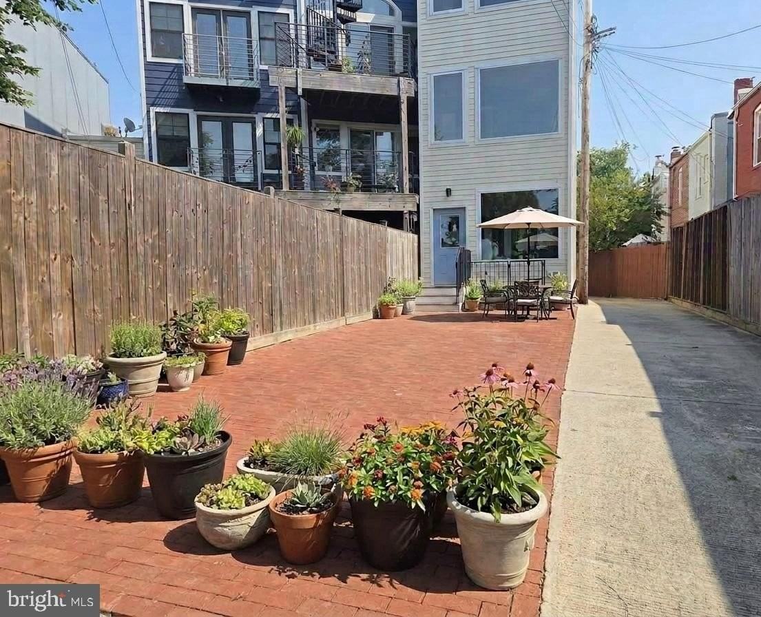 1515 C St Ne - Photo 2 of 36
