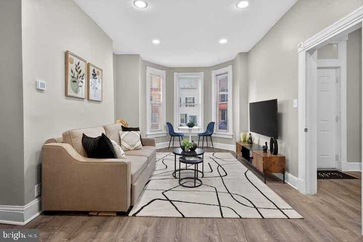 1119 Montello Ave Ne - Photo 6 of 50