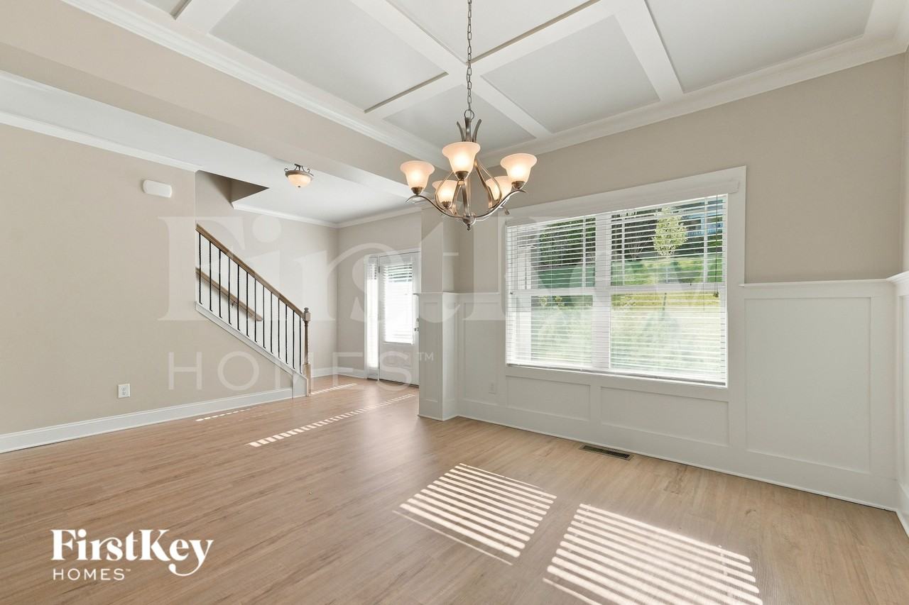 3929 Camden Ct - Photo 5 of 16