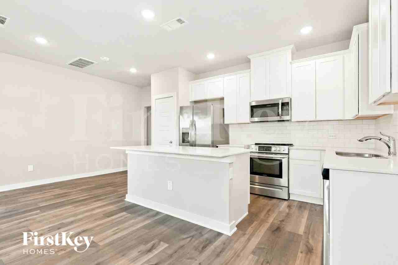 341 N Centro Cir - Photo 6 of 16