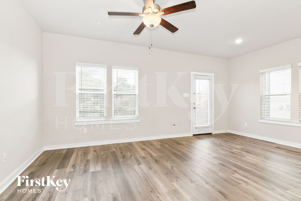 341 N Centro Cir - Photo 3 of 16