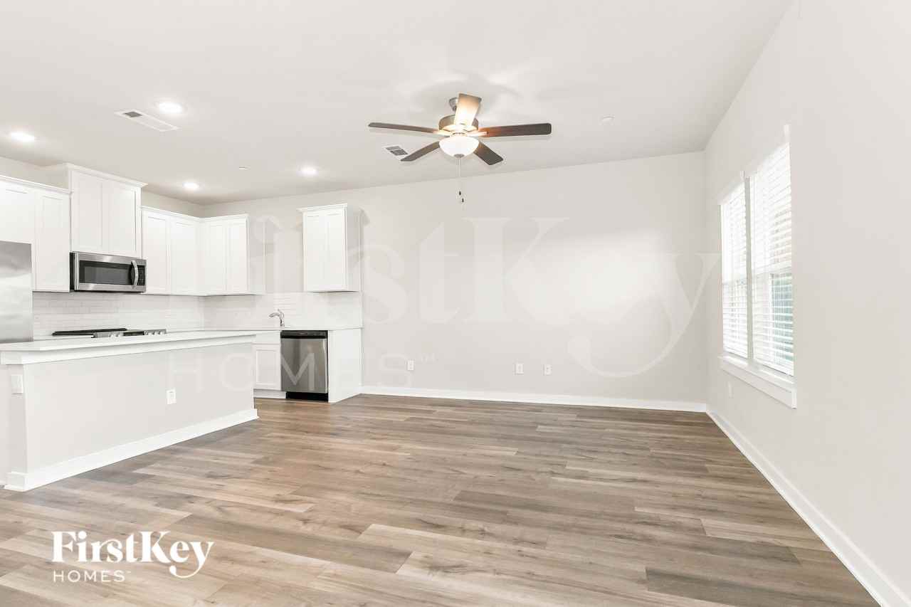 341 N Centro Cir - Photo 4 of 16