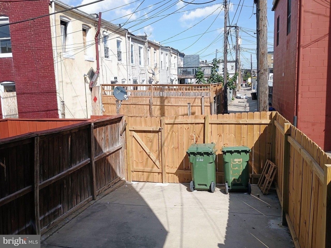 1 N Clinton St - Photo 3 of 30