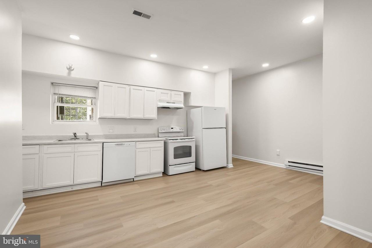 1421 W Fayette St - Photo 6 of 16