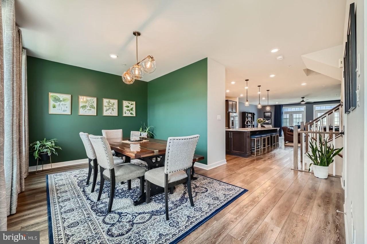 10909 Beckenham St - Photo 6 of 42