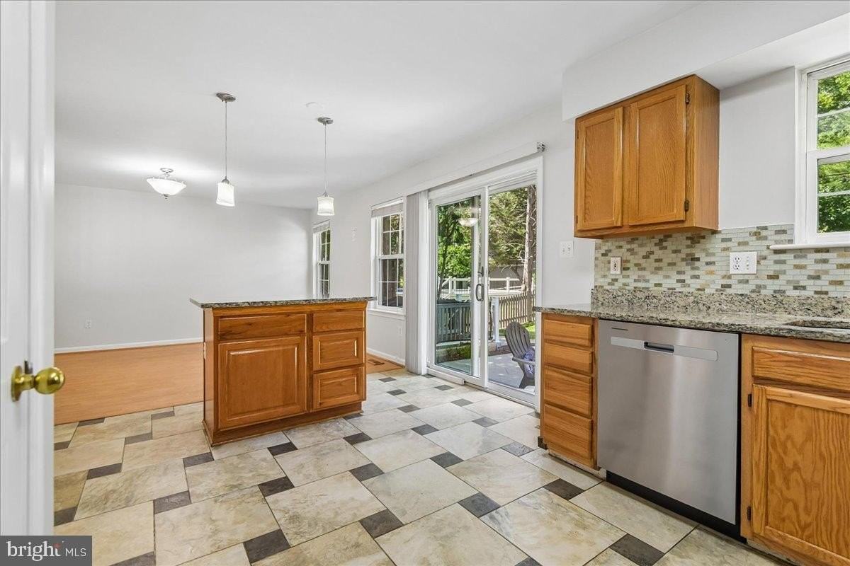 628 Autumn Sky Ct - Photo 5 of 40