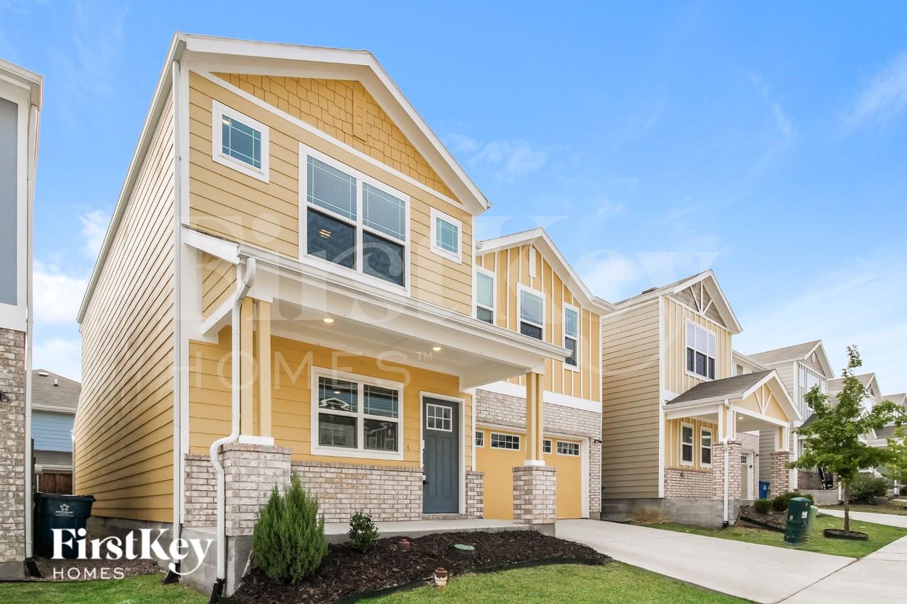 618 Ava Trl - Photo 2 of 16