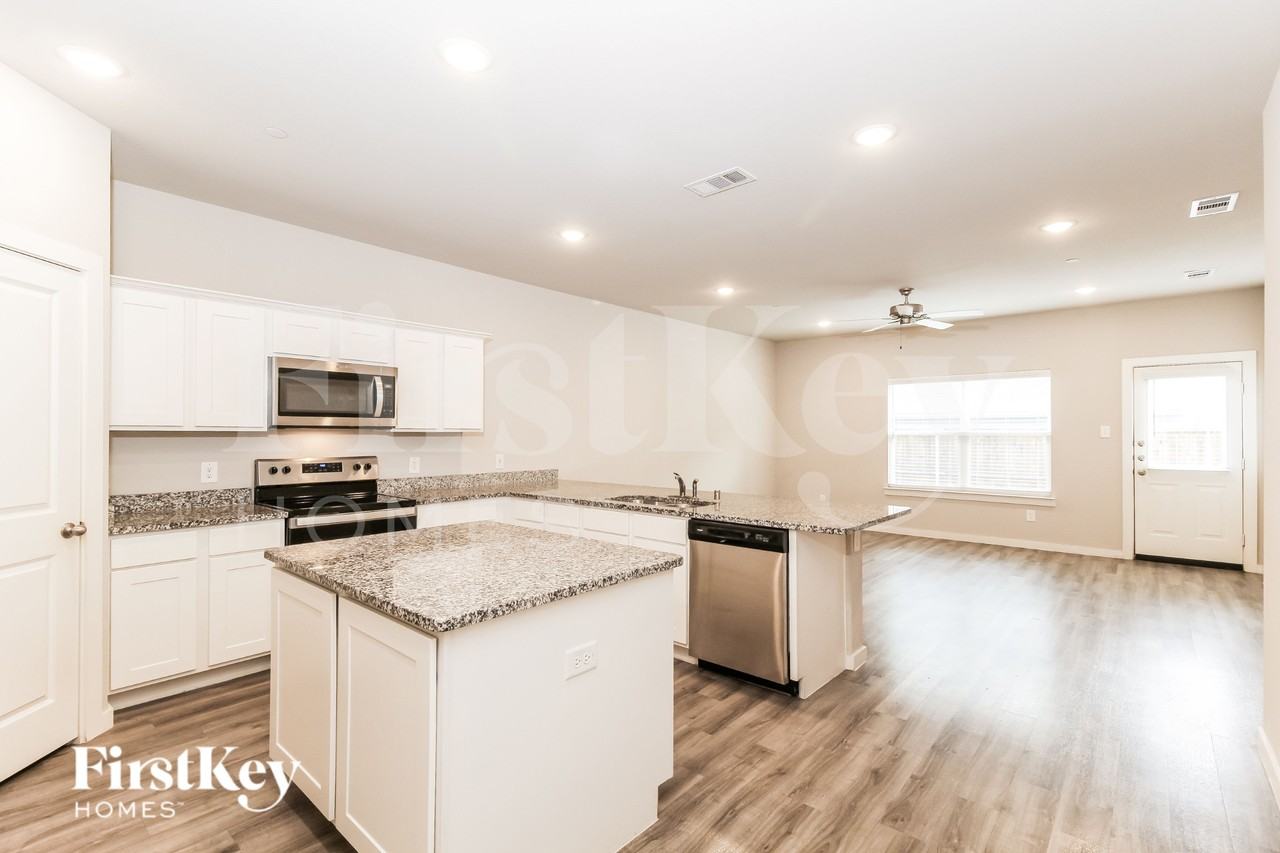 618 Ava Trl - Photo 6 of 16