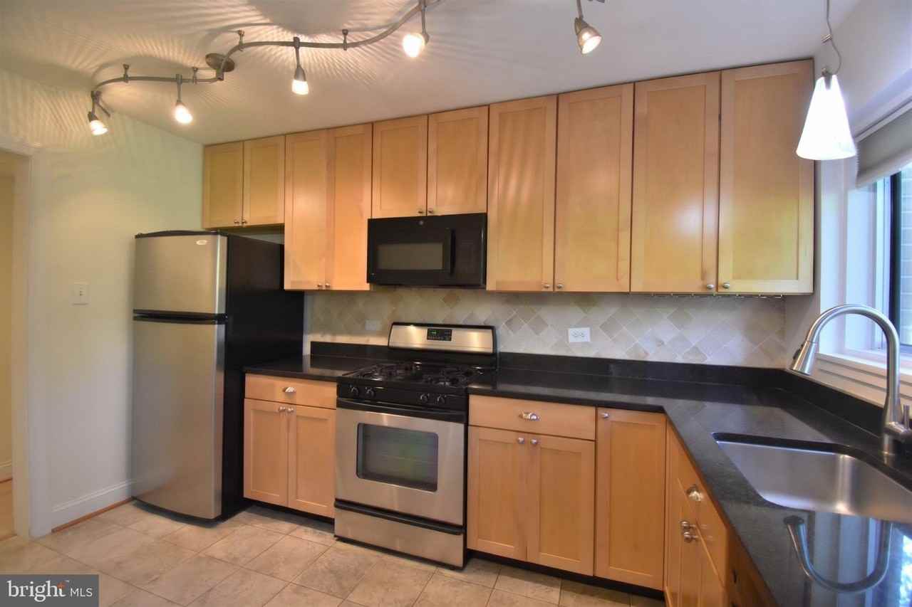 10650 Weymouth St #103 - Photo 4 of 10