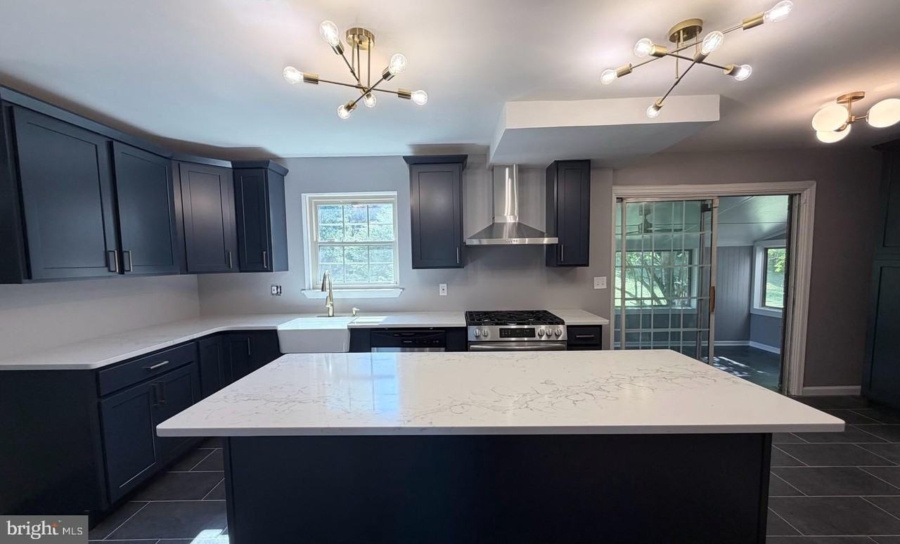 14908 Notley Rd - Photo 2 of 39