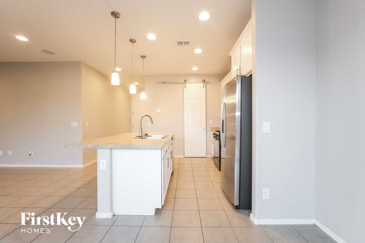 4813 W Lydia Ln - Photo 6 of 16