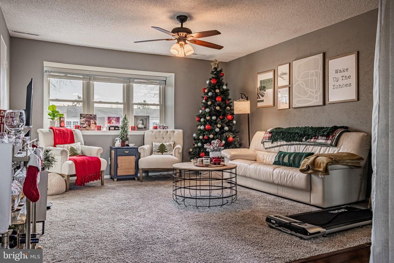 22 Deborah Ln - Photo 7 of 15