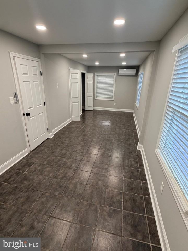 129 Pheasant Ln - Photo 7 of 16