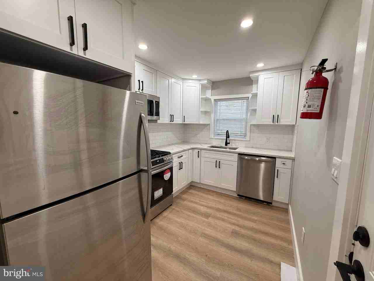 26 Oakland St - Photo 6 of 19