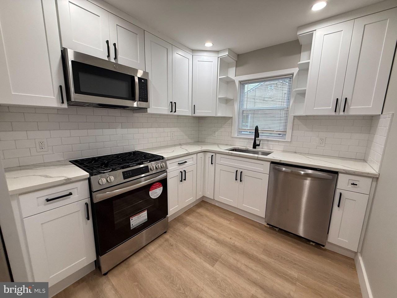 26 Oakland St - Photo 7 of 19