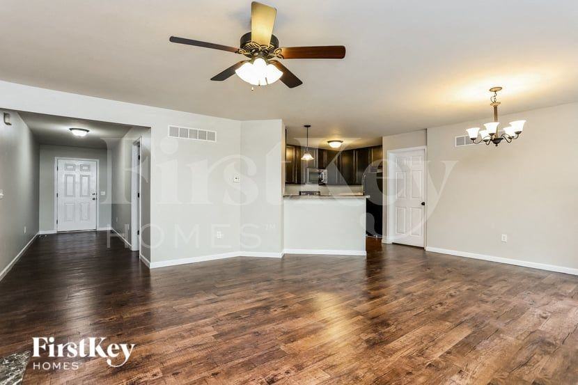 2314 Wills Hollow Dr - Photo 5 of 15