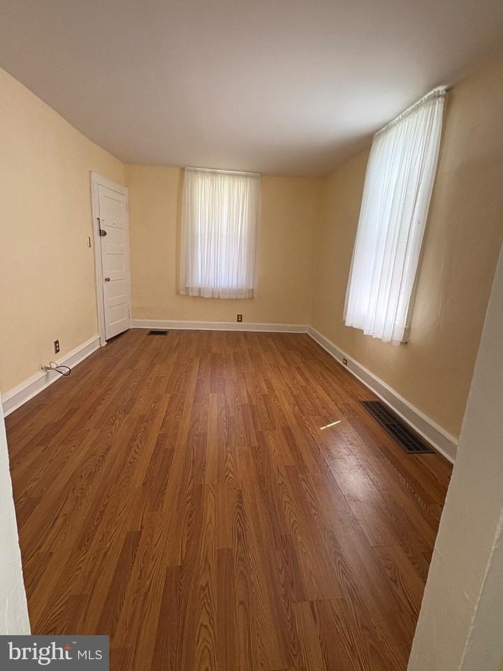 224 Delsea Dr - Photo 2 of 10