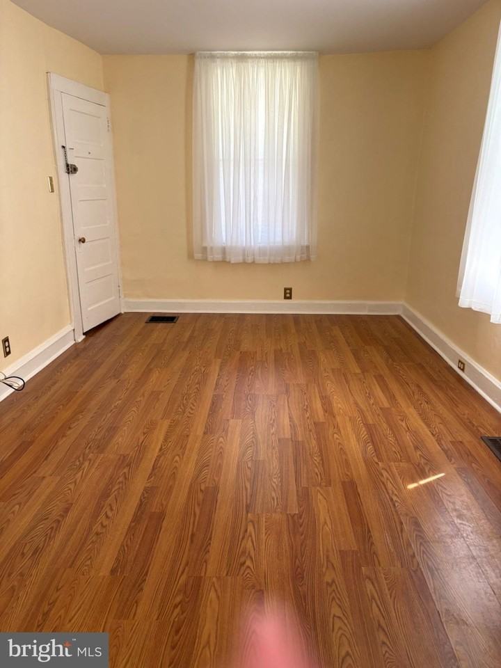 224 Delsea Dr - Photo 3 of 10