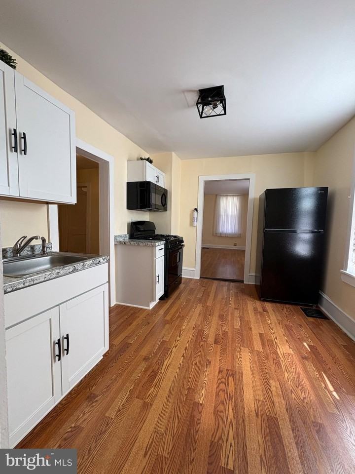 224 Delsea Dr - Photo 4 of 10