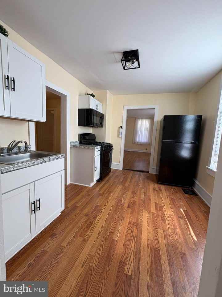 224 Delsea Dr - Photo 5 of 10