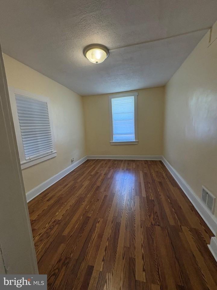224 Delsea Dr - Photo 6 of 10