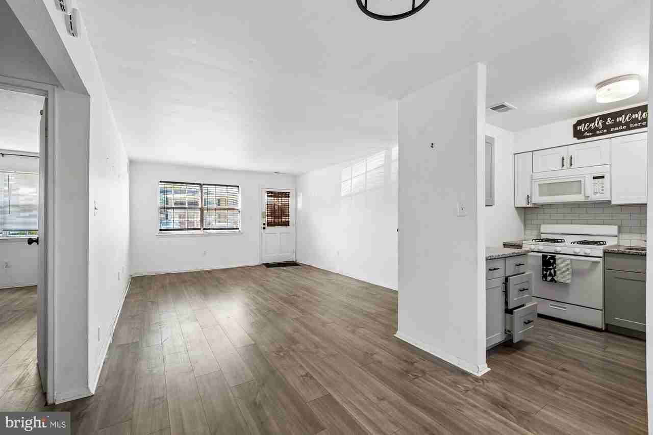 51 Garden View Ter Unit 29 - Photo 3 of 18