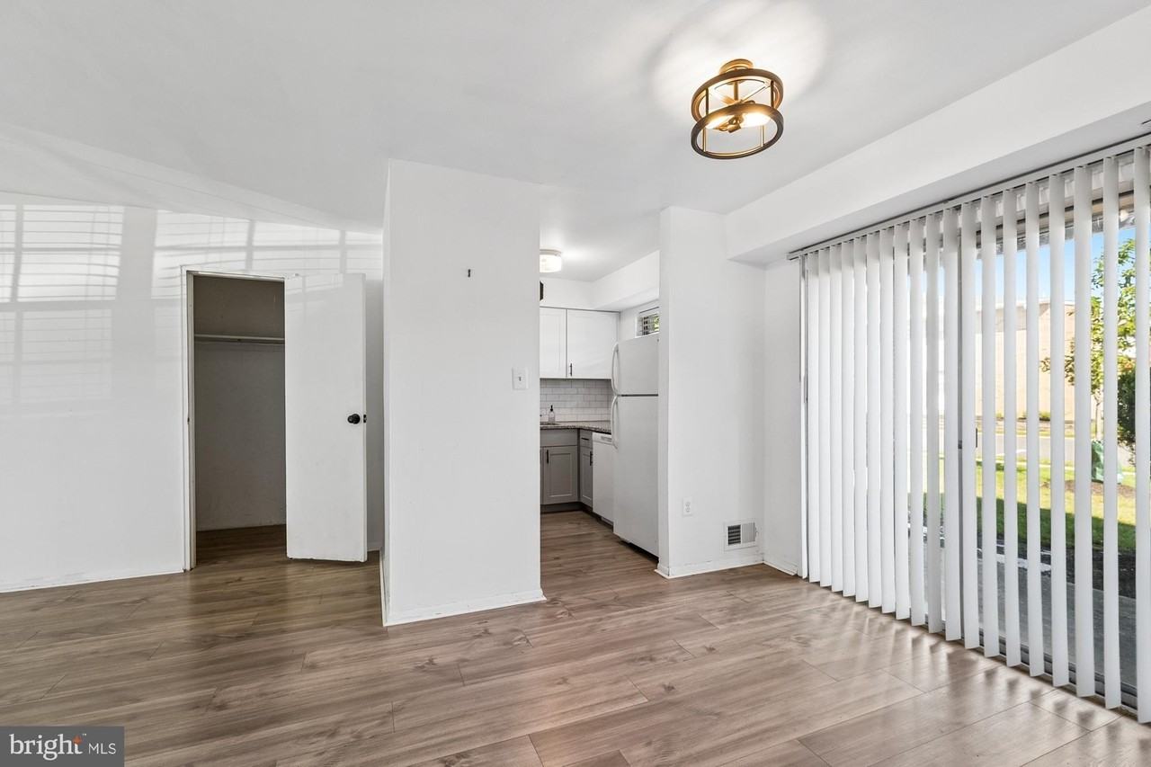 51 Garden View Ter Unit 29 - Photo 5 of 18