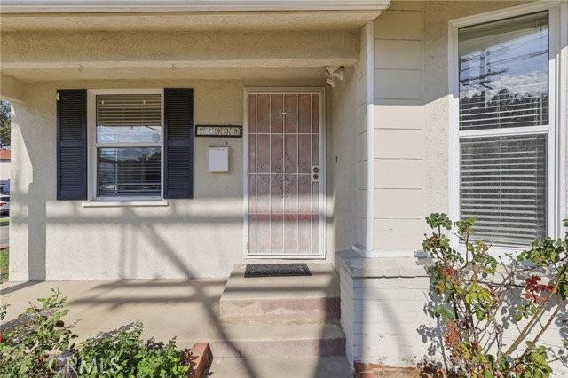 22939 Ocean Ave - Photo 3 of 8