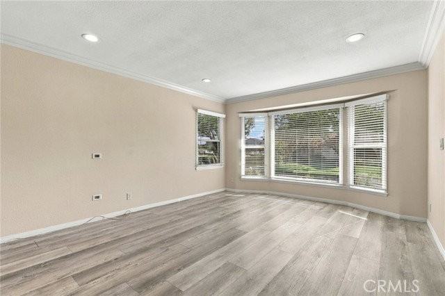 22939 Ocean Ave - Photo 5 of 8