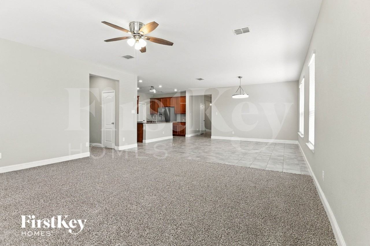 2501 Walker Ave - Photo 5 of 16