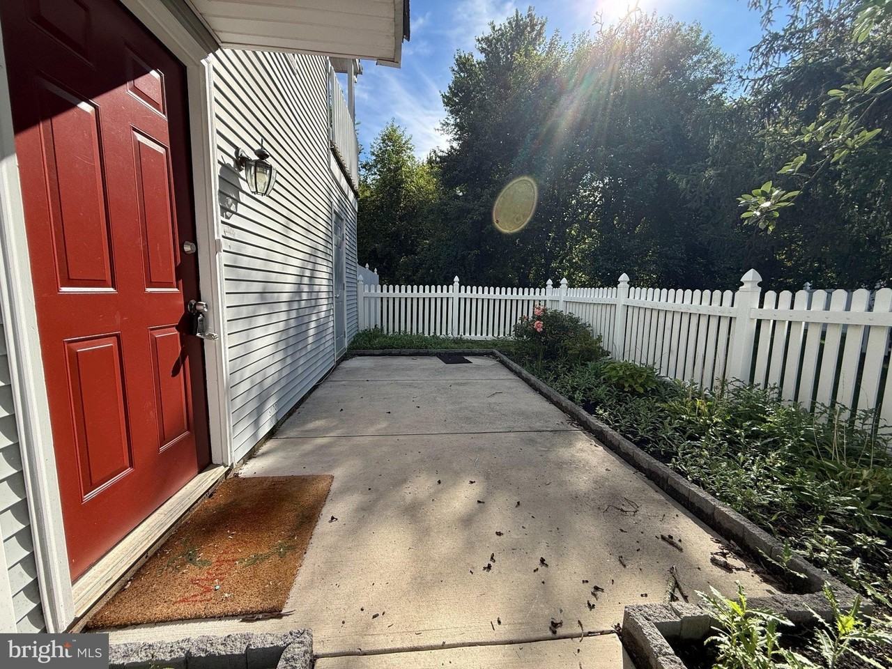 462 Cedar Hollow Dr - Photo 2 of 18