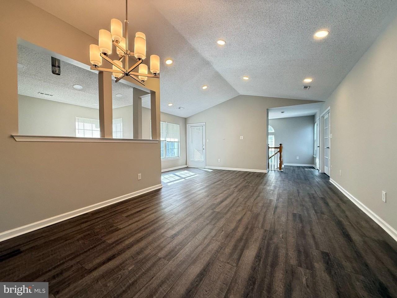462 Cedar Hollow Dr - Photo 3 of 18