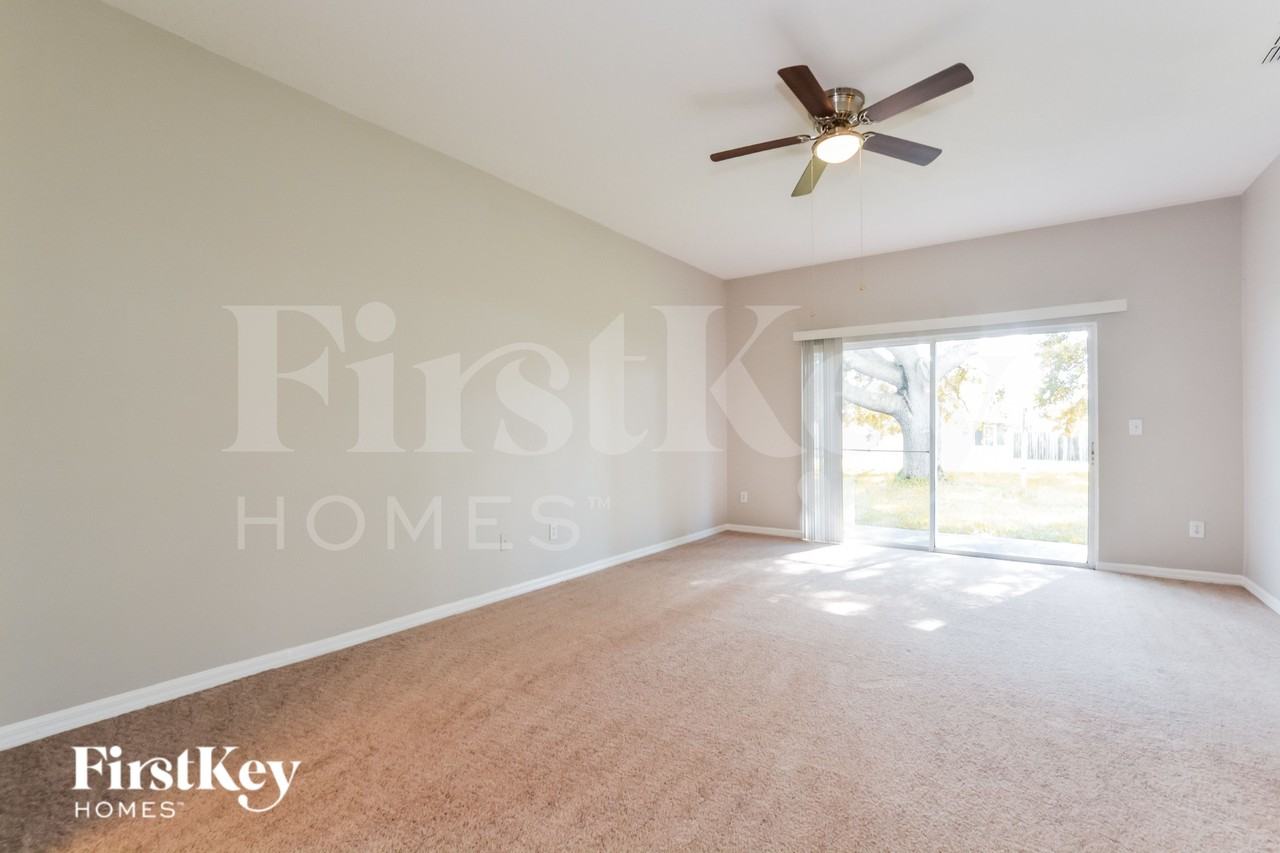 2530 Dwyer Ln - Photo 3 of 16