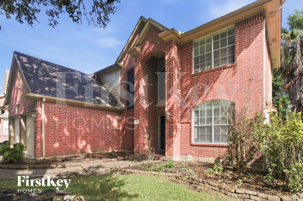 2208 Palm Lagoon Dr - Photo 2 of 16