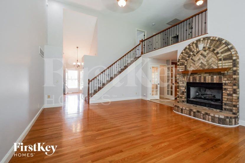 598 Woodchuck Ln - Photo 4 of 15
