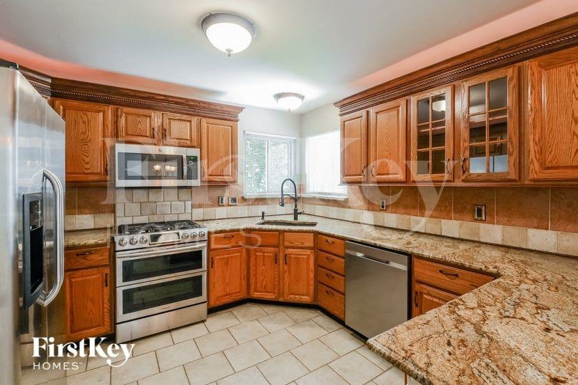598 Woodchuck Ln - Photo 5 of 15