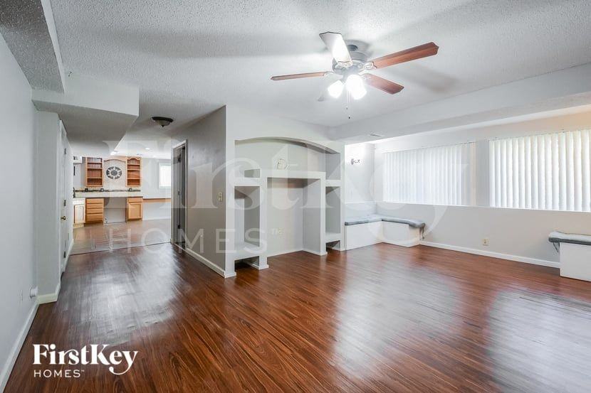 598 Woodchuck Ln - Photo 7 of 15