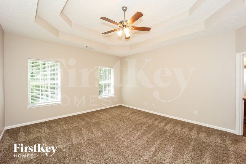 140 Miracle Ln - Photo 6 of 15