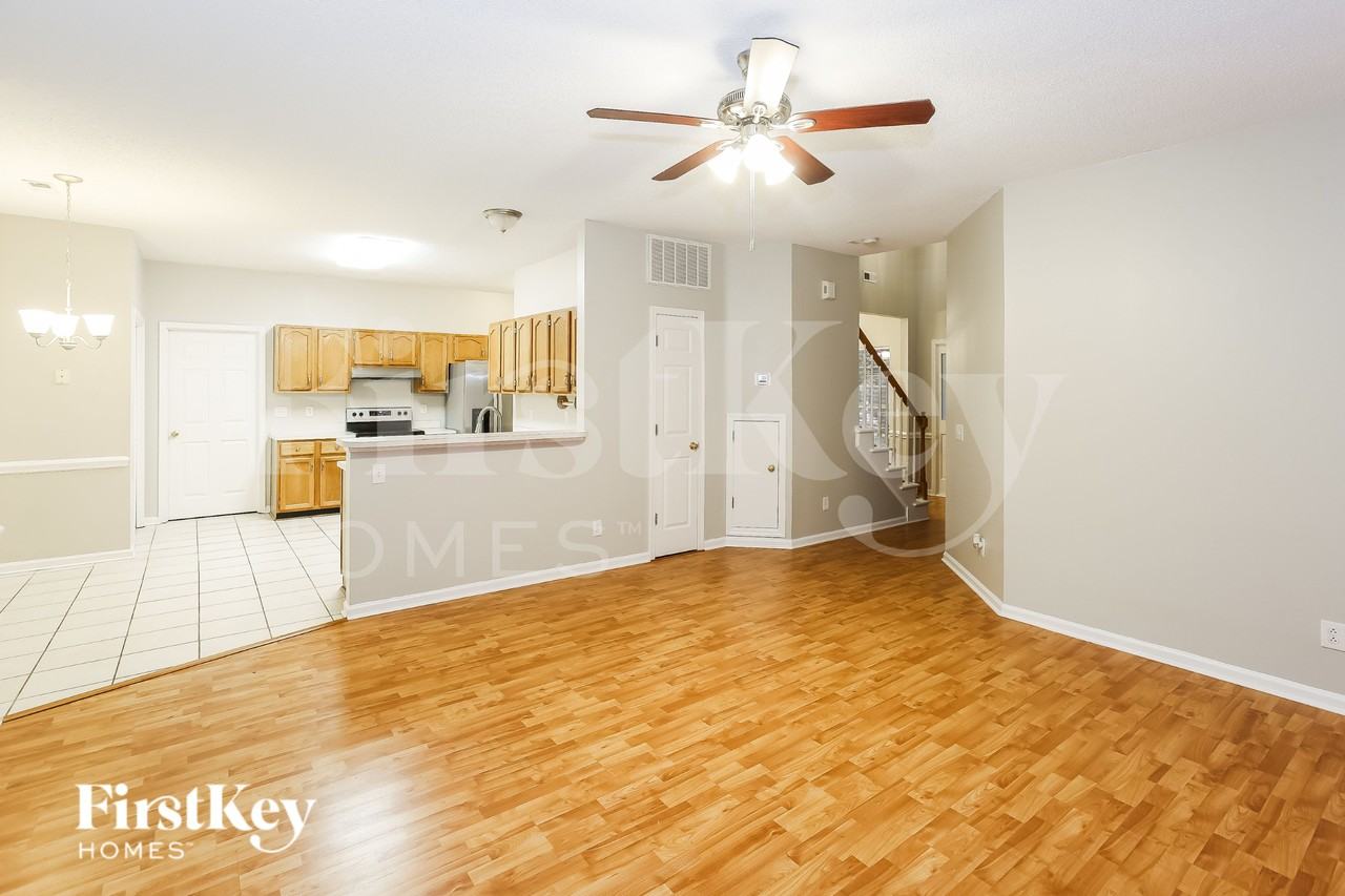 7115 Scuppernong Ct - Photo 5 of 16