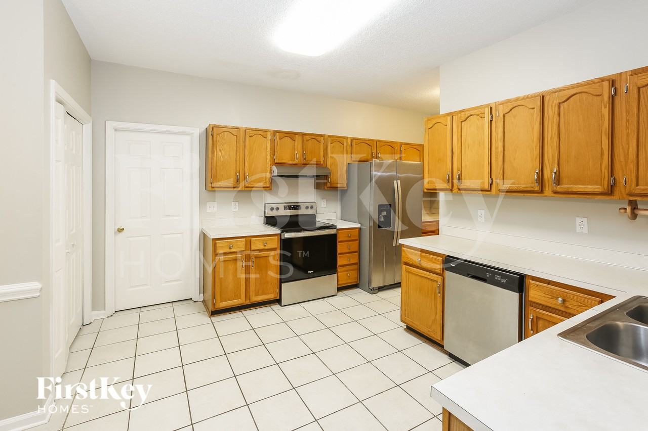7115 Scuppernong Ct - Photo 7 of 16