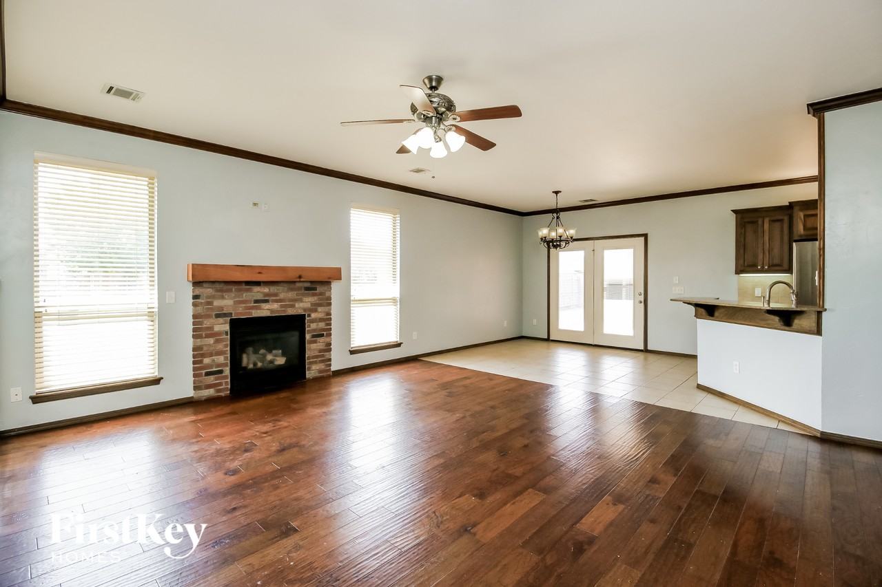 813 Sw 38th St - Photo 4 of 15