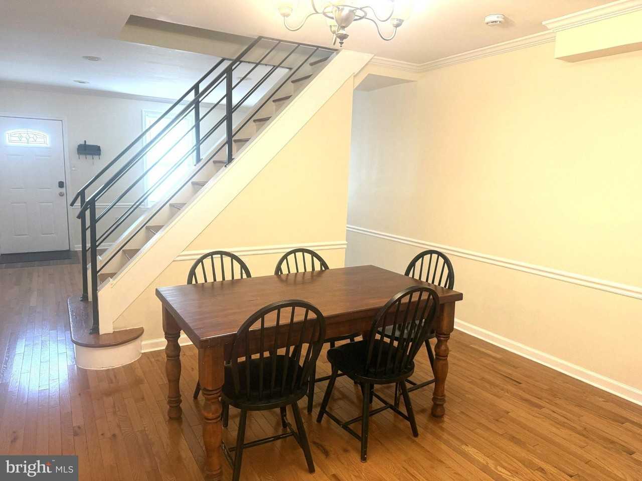 3702 Midvale Ave - Photo 3 of 17